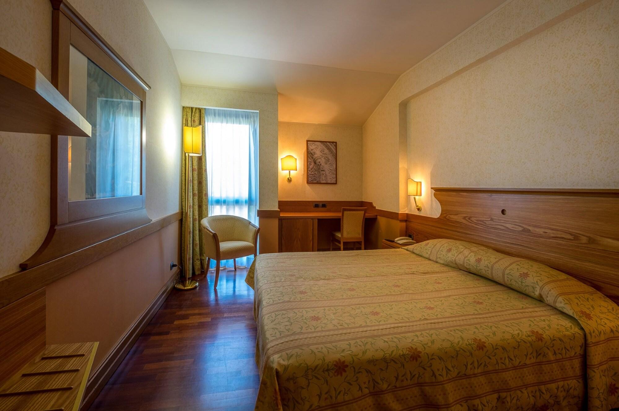 Bv Grand Hotel Assisi Exterior photo