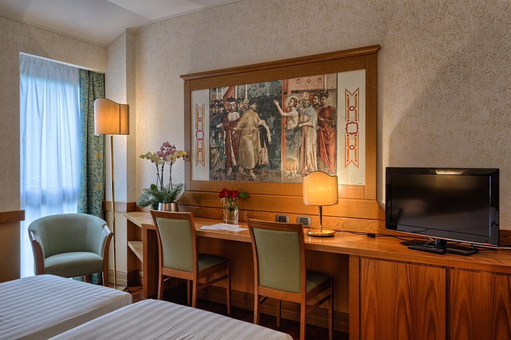Bv Grand Hotel Assisi Exterior photo